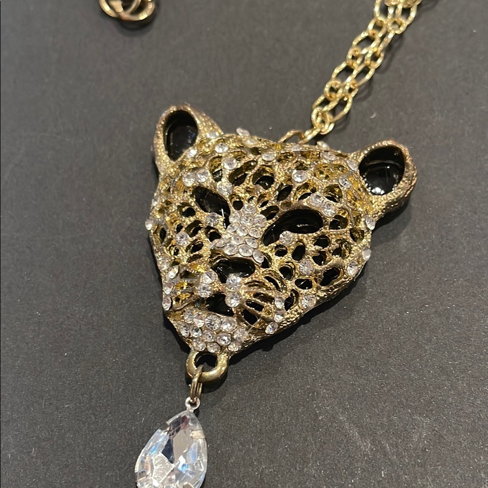 Vintage Gold tone Leopard Pendant Necklace